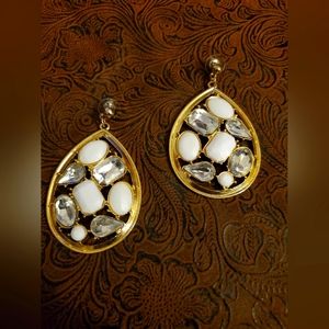 Fashion white and clear glass cut stones earrings